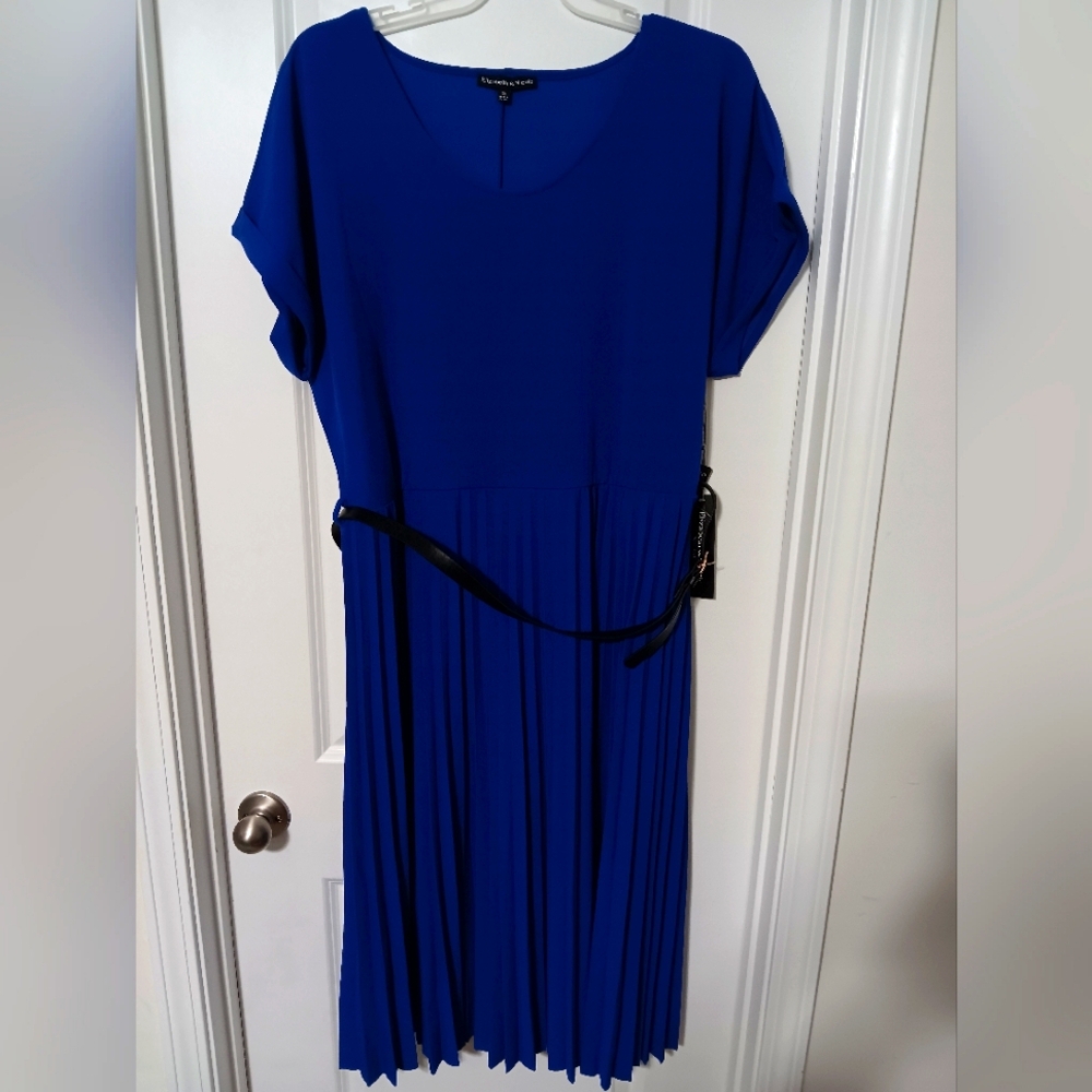 3XRoyal💙Blue Elizabeth&Nicole Short Sleeve.RoundNeck Pleated.Midi Length Dress
